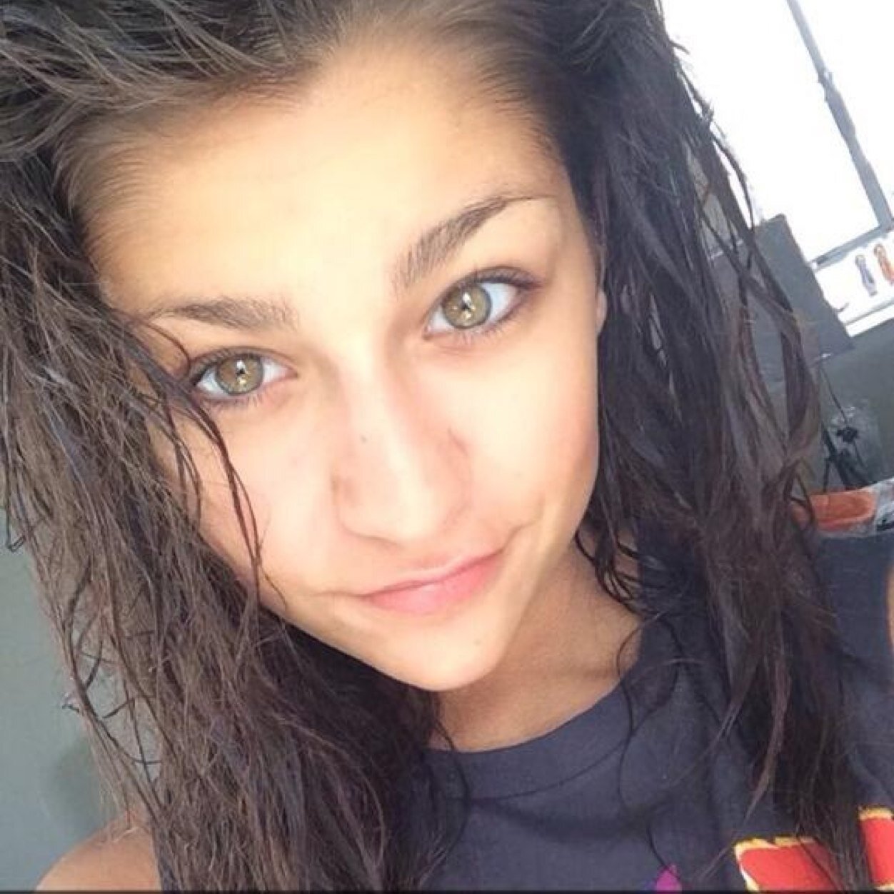AdoptMeAndrea's profile picture. Andrea Russett is Queen