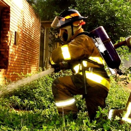 Bombero Voluntario! Enamorado hasta los huesos de mis princesas Fiorella Magali, Amaia Valentina, Luna Thaiz y Anna Paula! y el principe Liam José!