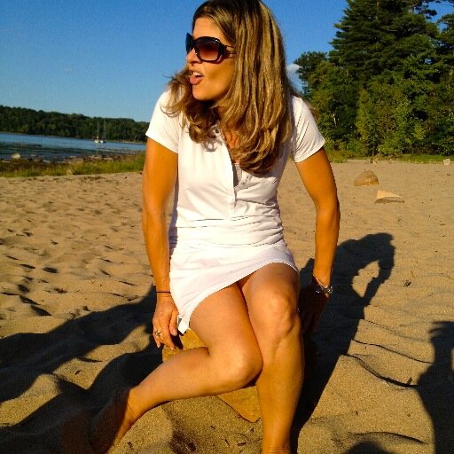 Mom, health nut, nut in general! stand up comedy- stand up paddle..I love every moment spent on a beach ❤️