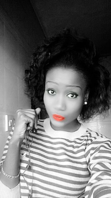 Am tall smart,dark,lÓves meeting new people,likes table tennis, games n most of all to model