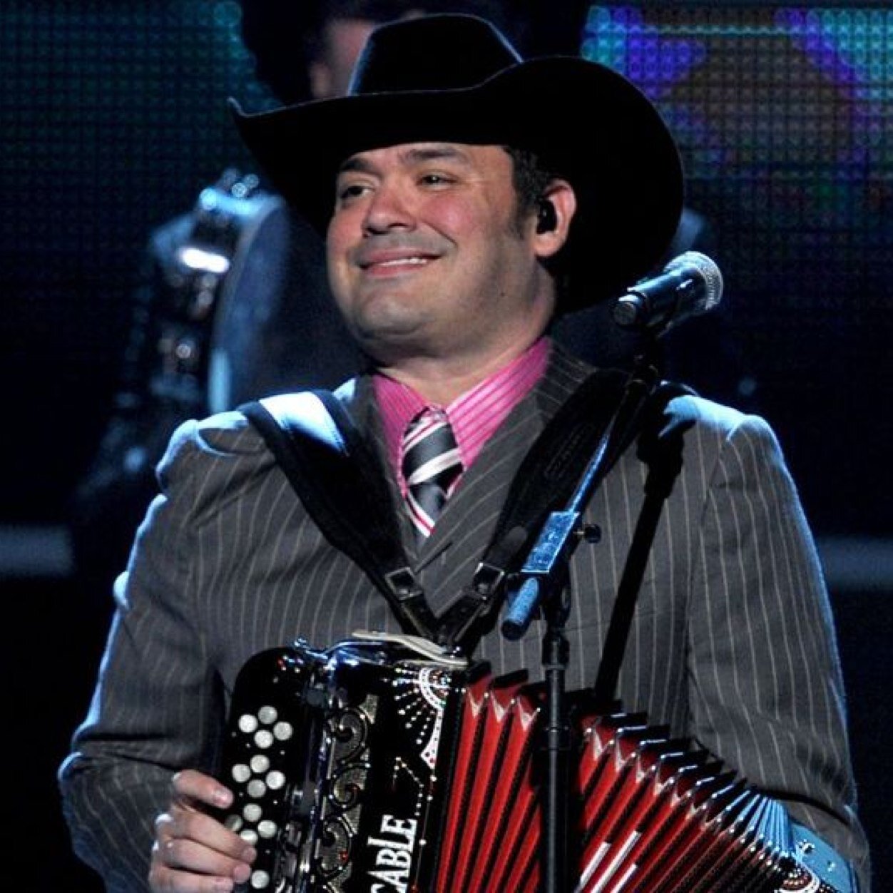 Me gustas por coqueta... Y altanera                            Hoy amaneci mas romántico que ayer Parody @grupointocable http://t.co/MWChJfkl