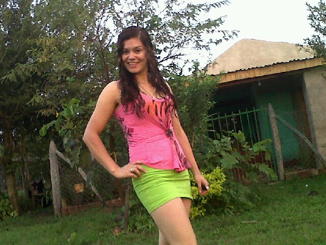 Aceptame xloq soy no xloq tengo amo   la Guitarra cuida tu salud has ejercicio disfruta tu dia a dia a pleno!!!!!! Nt amarges la vida