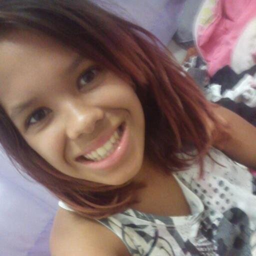 Amo Guns n' roses, Avici, Ellie gouldin, Lorde..Pizza, Lasanha, Fritas...Amigos festa,Clube, praia...