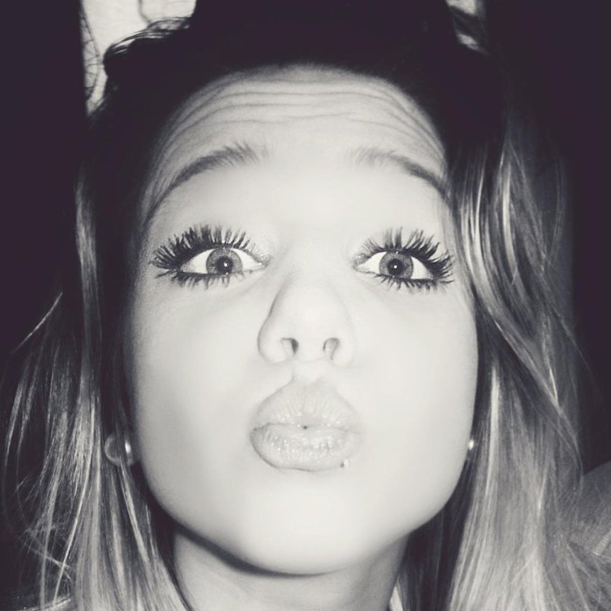 Coralietisson's profile picture. J'ai réfléchi. J'ai écrit. J'ai pas aimé. J'ai effacé. J'ai modifié. J'ai persisté. Puis j'ai abandonné. Bref, jai ecrit ma bio