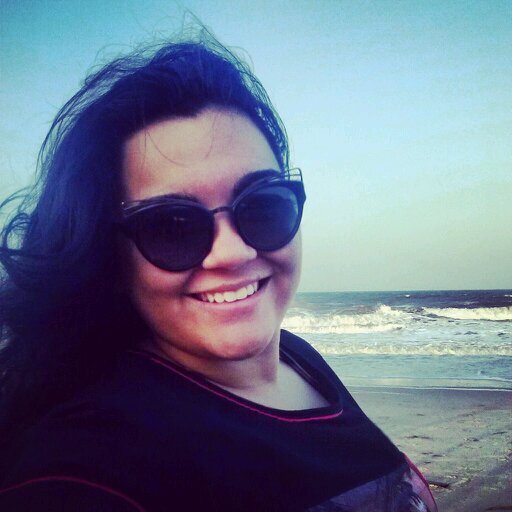 chata,besta,feia,e um monte de outras coisas . aaah e sem total criatividade , uma gordinha preguiçosa ! AAAAAH apaixonada por TVD !