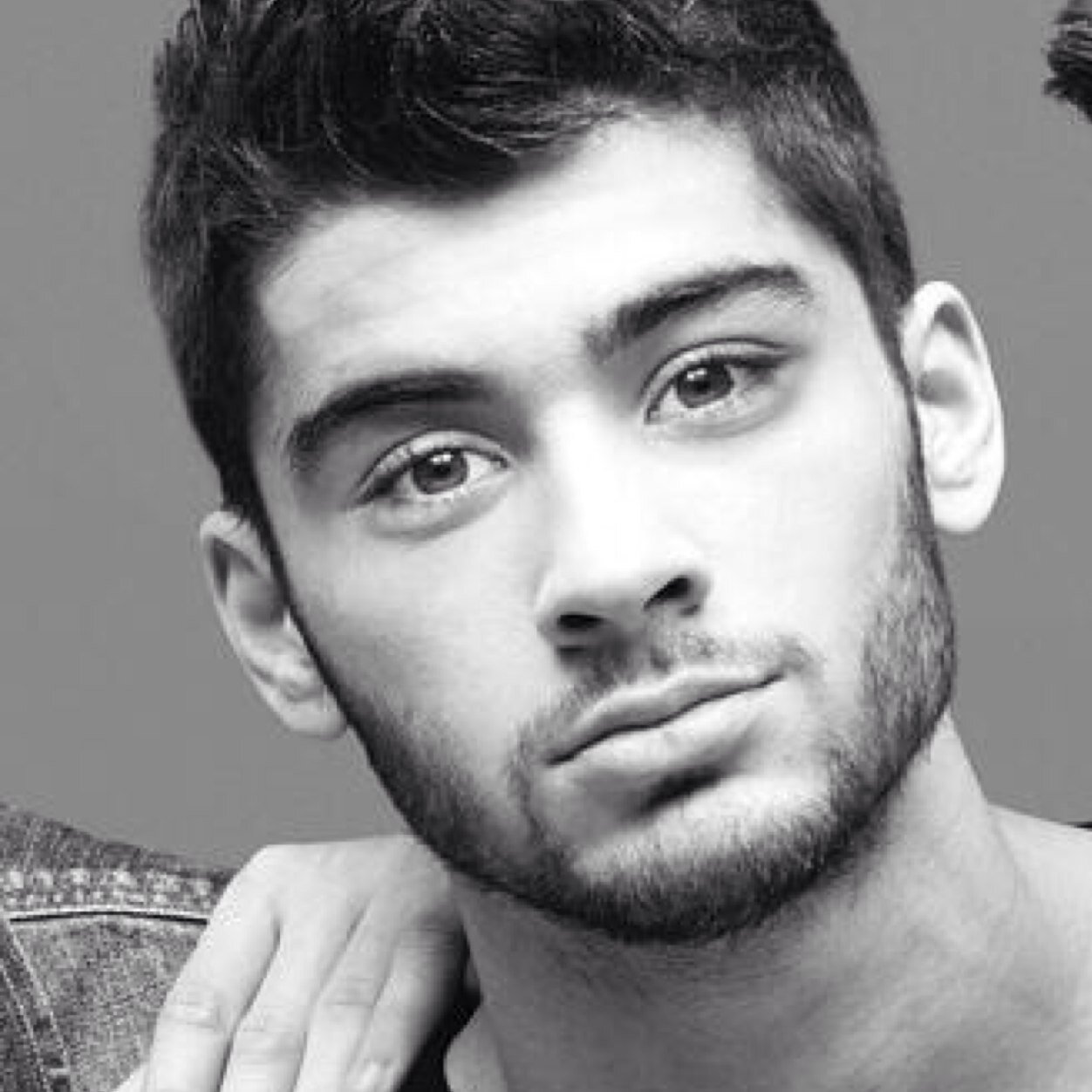 ask for a follow back on @raybanzouis