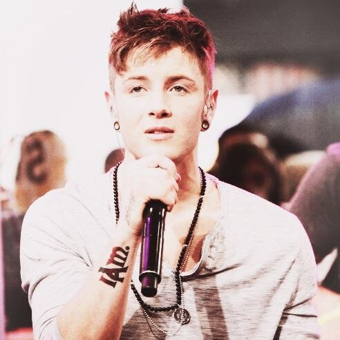 Faço parte da equipe Projeto E3 
Twitter: @projetoemblem3
Instagram: @projetoE3