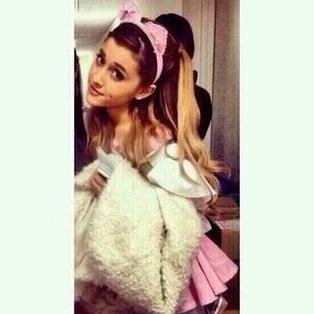 [insert sweet thoughts]- Lottie.carter .Kylie are fabulous-