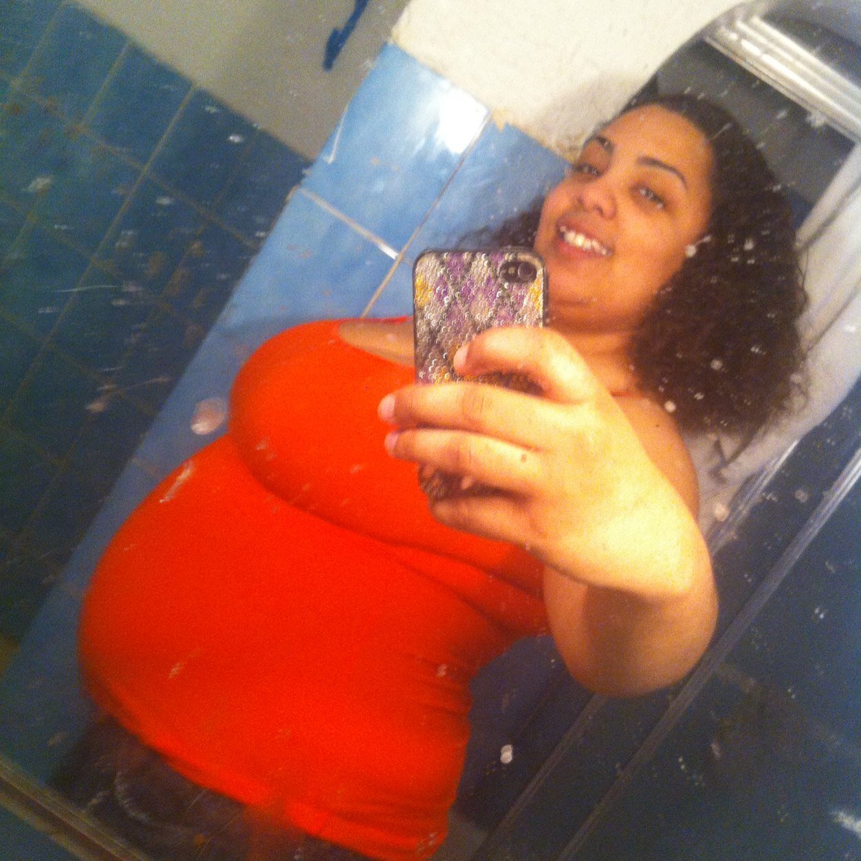 ma name is sharde. im a pretty lady an smart an im am a cancer im the nicest person u will ever meet until u get on ma bad side. I dont take shit from nobody