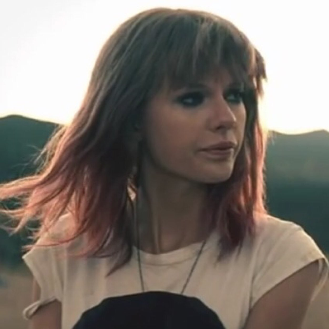 swiftie 'til the very end | Untouchable, burning brighter than the sun
And when you're close I feel like coming undone