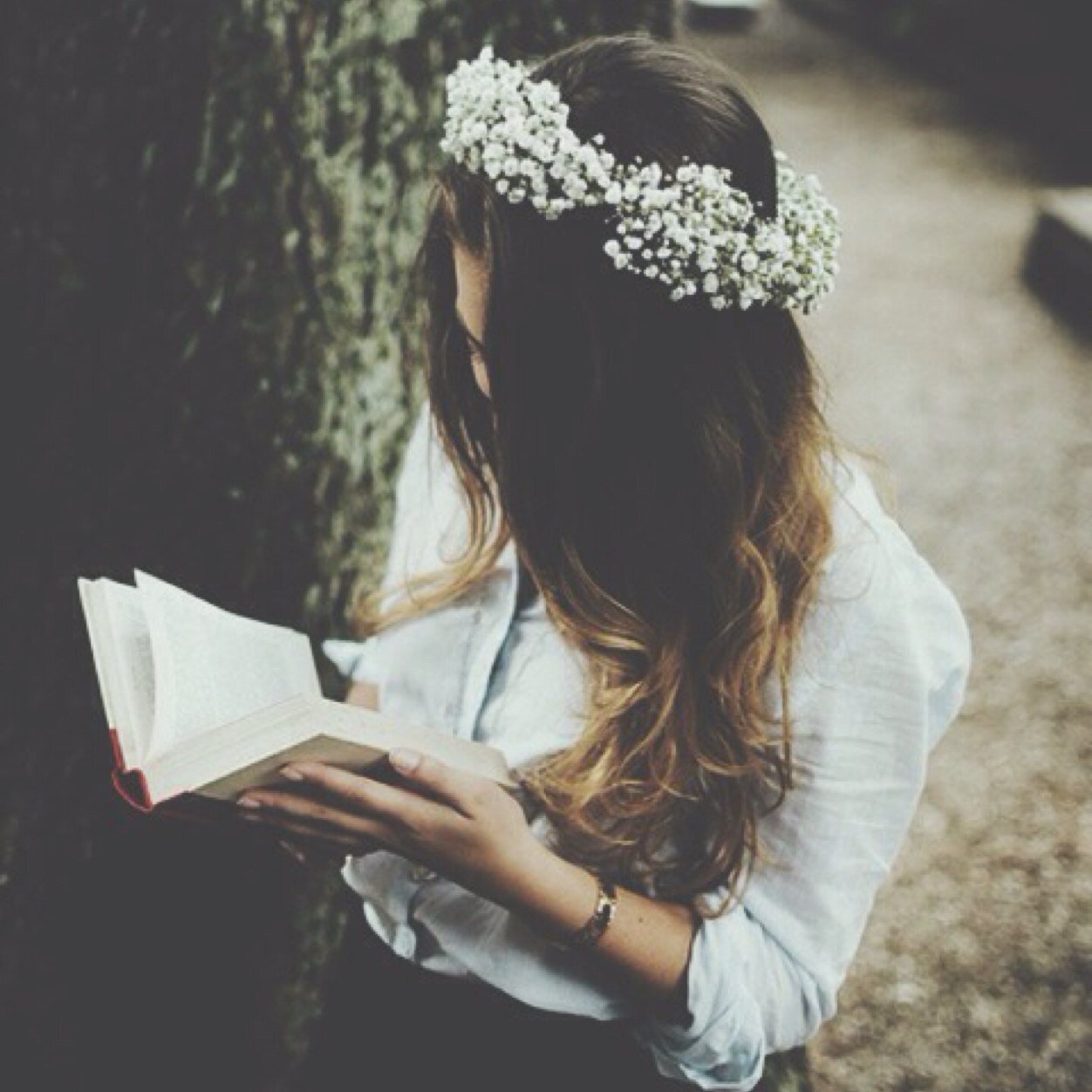 Don't you dare forget the sun, love. || @VinceOfChronos is my prince || big sis to @SunGodsMaddy || PJO RP ||