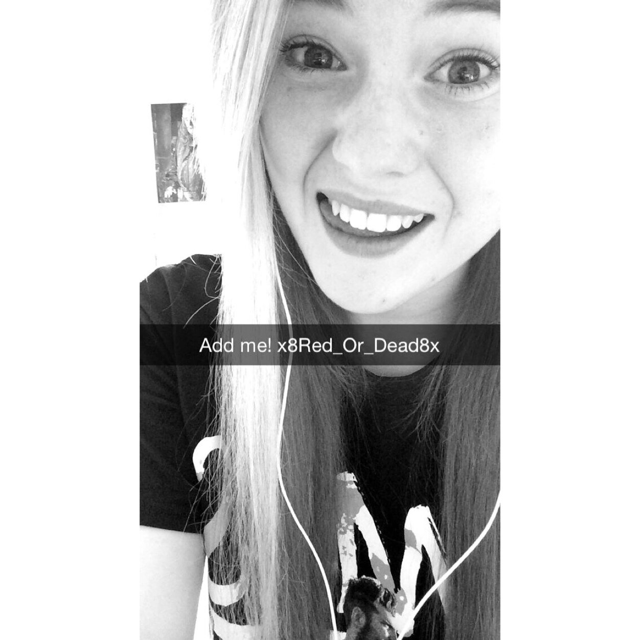 Instagram&Snapchat: laurastrattonn Tumblr: allergic-to-the-human-race I like building trees and eating brains
