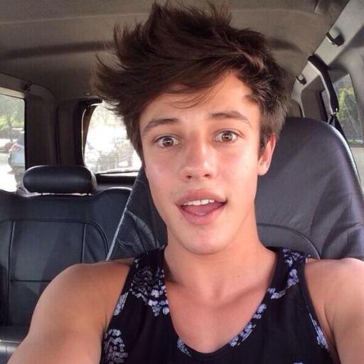 free follow! :D please follow @inmattsbed , and if you want a follow back ask for it pleease :) ily