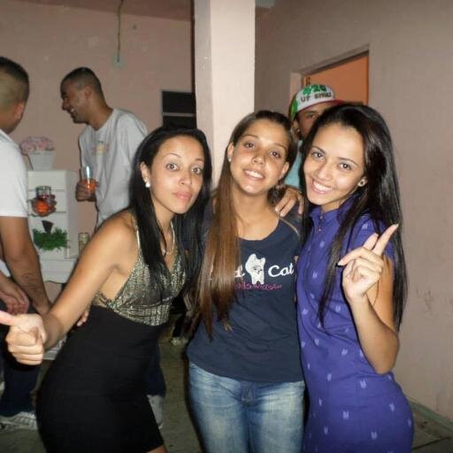 - Tudoo qee eu mais quero é ser feliiz do lado de qem eu amooo ........................ ( A )  :)))
