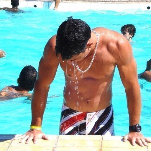 RoBit1321654511's profile picture. ME SEGUEEEEEEEEEEE?