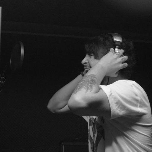 Wakamuke's profile picture. Bajista y voz de 90Días..Yo era penesudoroso ;(