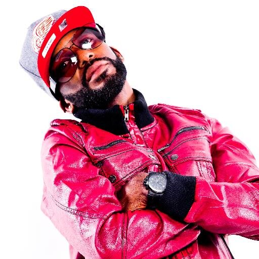 Listen to my single, Racks on Me: http://t.co/3DzM2dzBLC / Full bio and more: http://t.co/LyjxGeSwe4