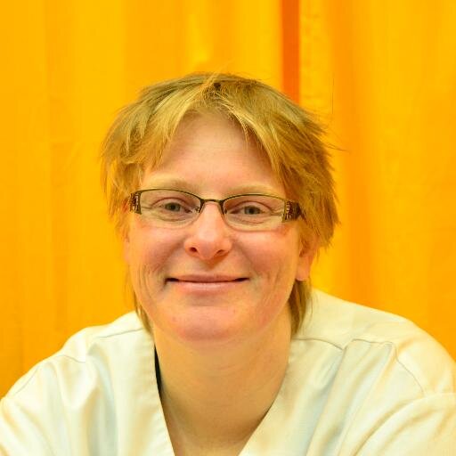 zielsquest vragen zijn welkom, kom ontdekken wie je bent, onderzoeken en oplossingen. lui, relaxen, lachen, massage aan je voeten/lichaam Heerlijk.