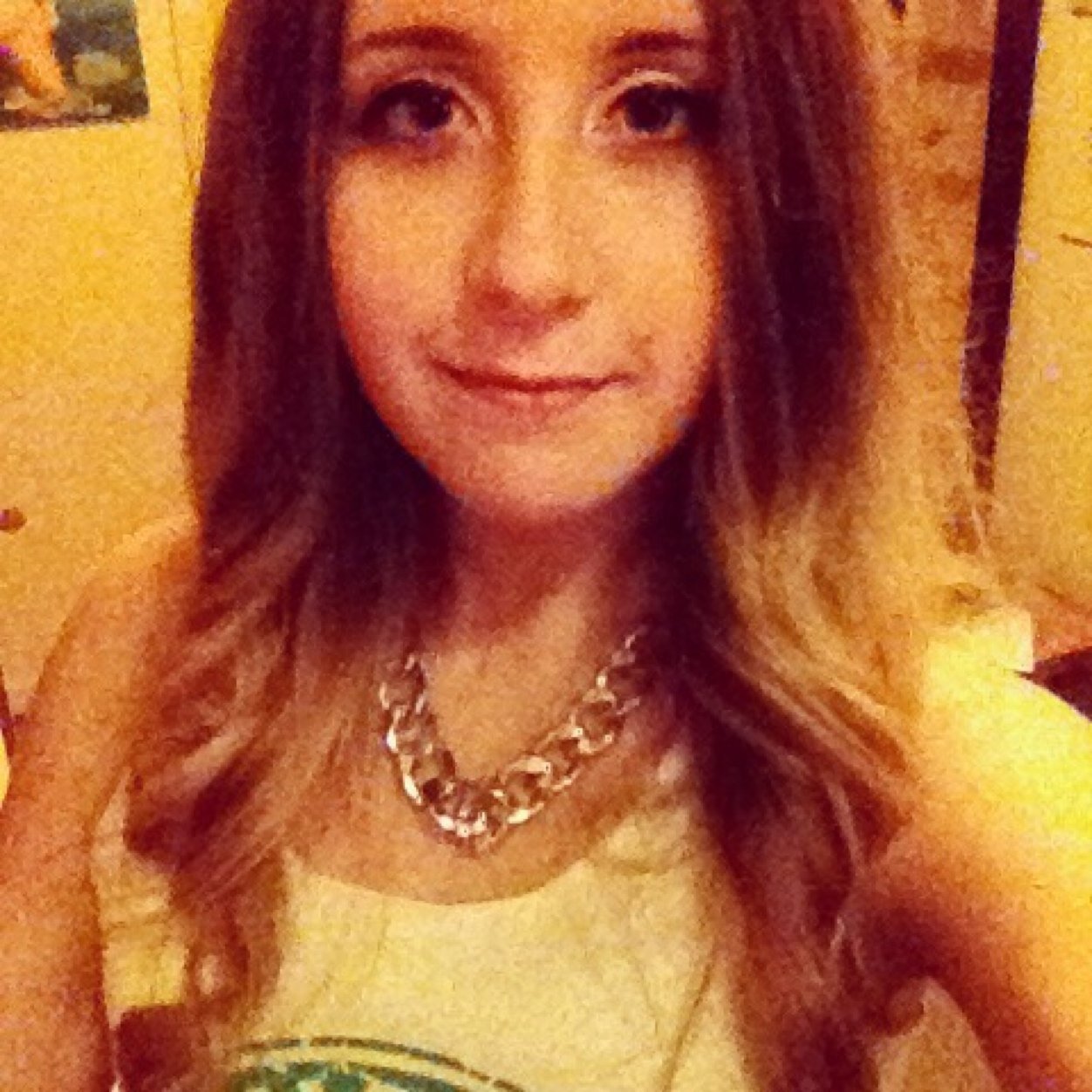 I love unicorns, cake, my kitty, my doggy :3
And music!! A lot! .