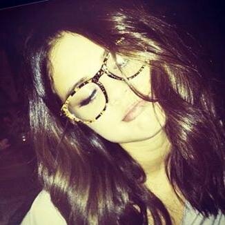 Acá podrás conseguir noticias sobre selena gomez y otros famosos 

#HechosGomez