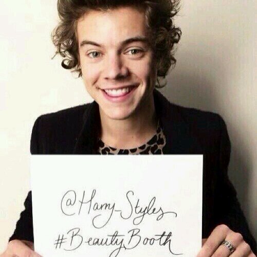 Harry Styles Crew. I love @ArianaGrande