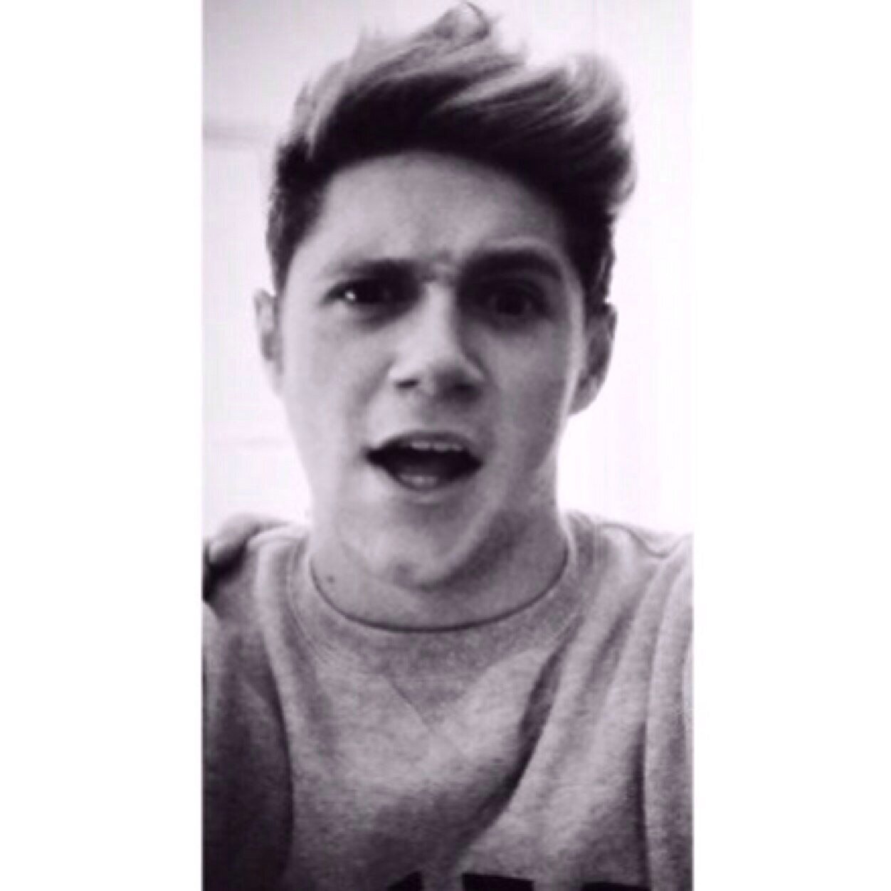 nixllhorxann's profile picture. FOLLOW @fuvkingmichael & @scandalousluke ASK FOR A FOLLOW BACK :)