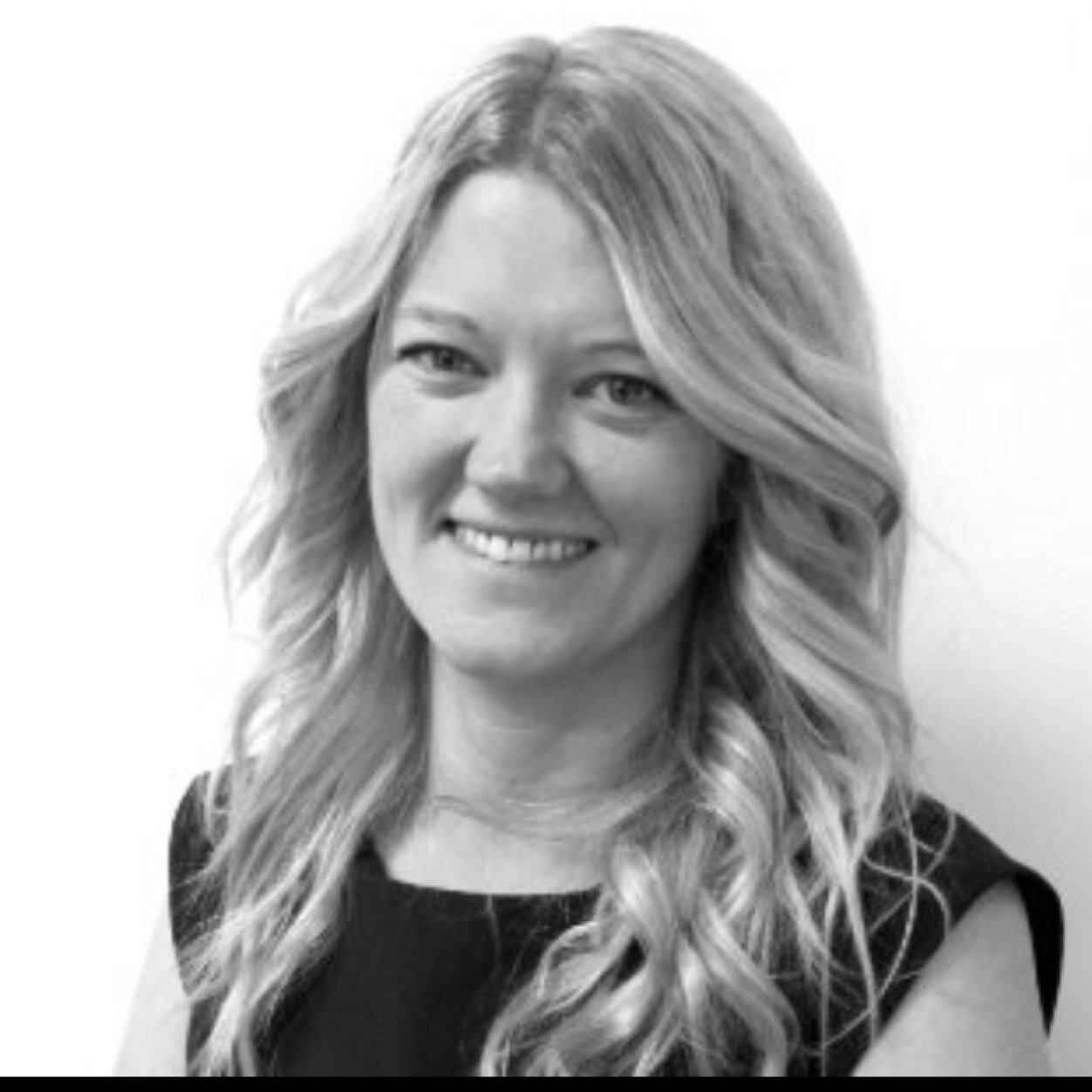 Passionate people person, Recruiter, cat owner, dog lover, rookie jogger, linguist, accidental apple smuggler, supporter of charities & good causes