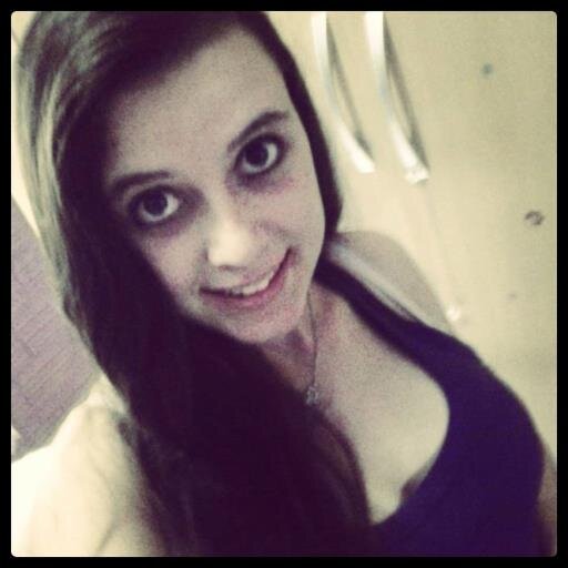''Quem tem fé
 Sabe que não está sozinho ... (;  ( ;