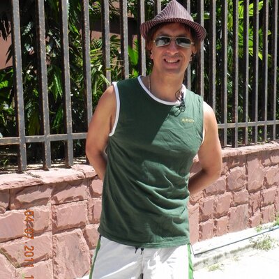 rStudRay's profile image
