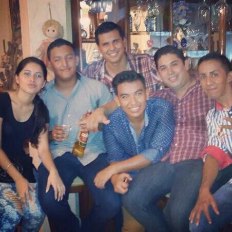 Directo, sinceso, payaso y Amigo PErO ASi mismo COmO enemigo Mjr alejate ;) la vida como m gusta no como l gusta a los demas!!!!