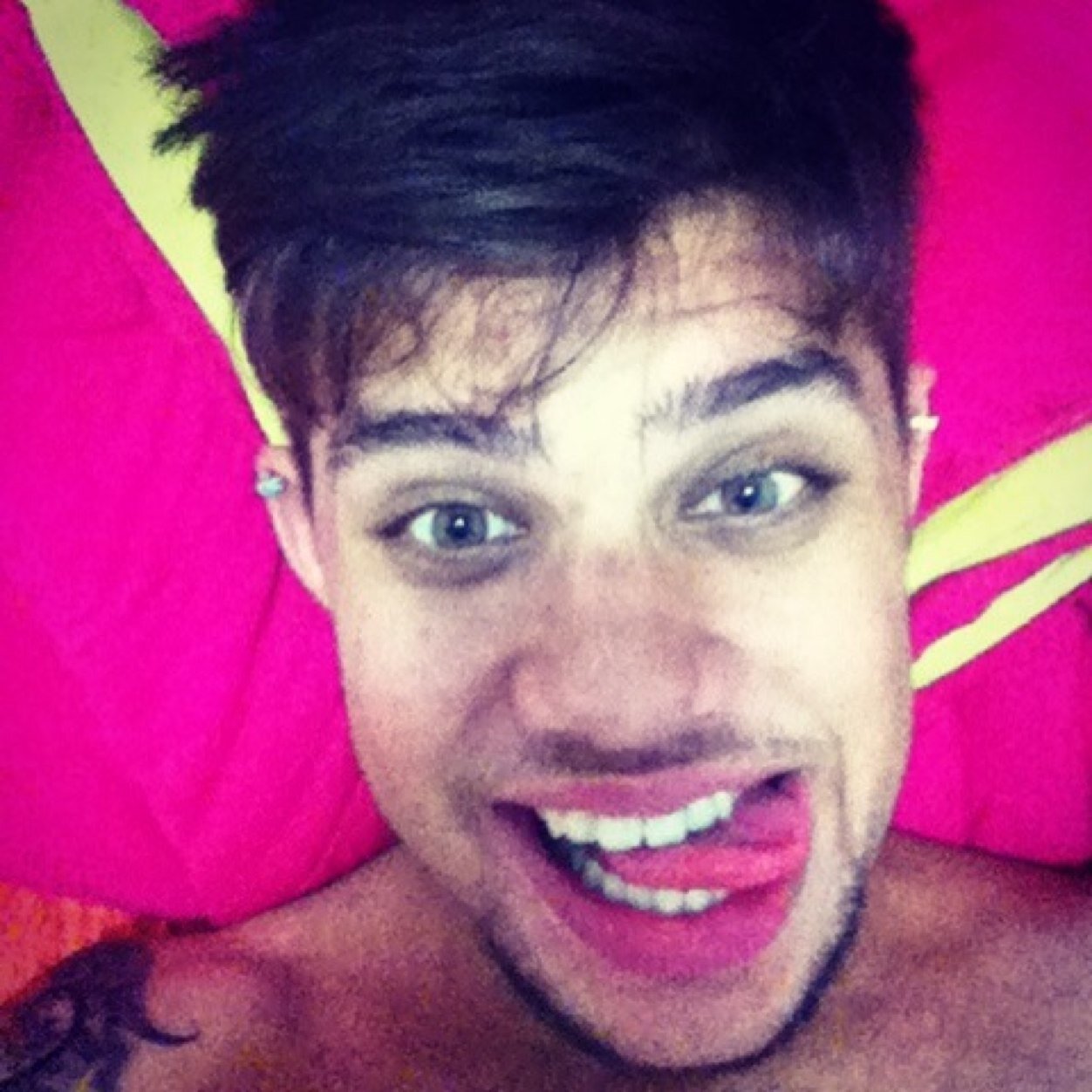 Busque a felicidade e amor isso te faz uma boa pessoa !