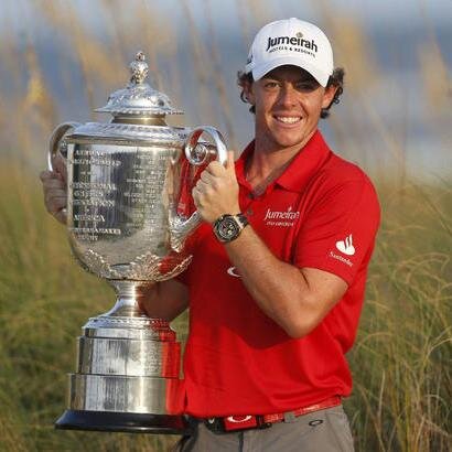 I follow the best golfer in the world and write about what I hear, see, and smell (normally the former two).