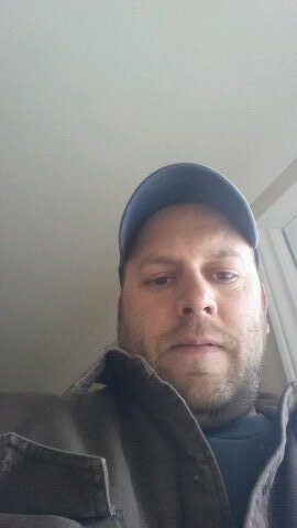 DaveGallant13's profile picture. Tile man