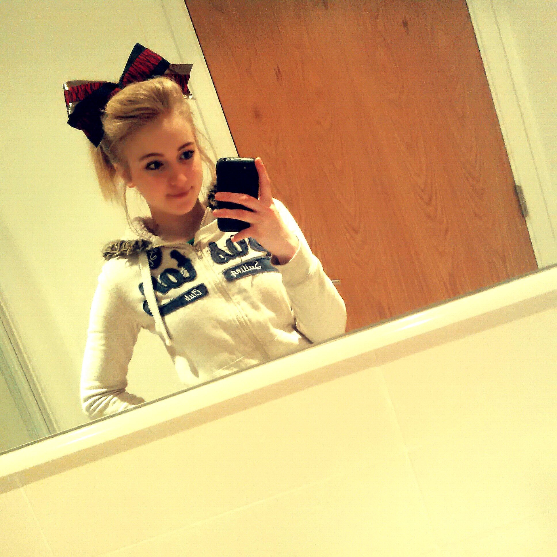 Mk Elite cheerleader
Follow back !
Milton keynes!