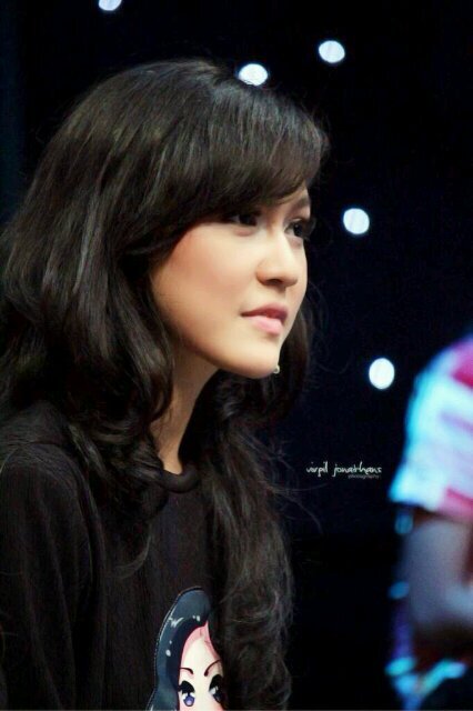 Selalu dukung @cherrybelleindo @noeey_chibi dan 8 butir lainya :)))