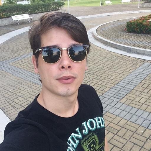 Meu ídolo me fez entender que por mais que tudo esteja difícil NADA NUNCA é impossível. Meu ídolo me ensinou a sempre acreditar. 'Since:20/11/2013