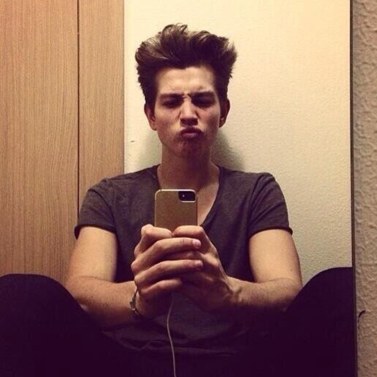 james will follow you, he loves you, you're his everything, just never give up! follow my main - @VampsMcCartney