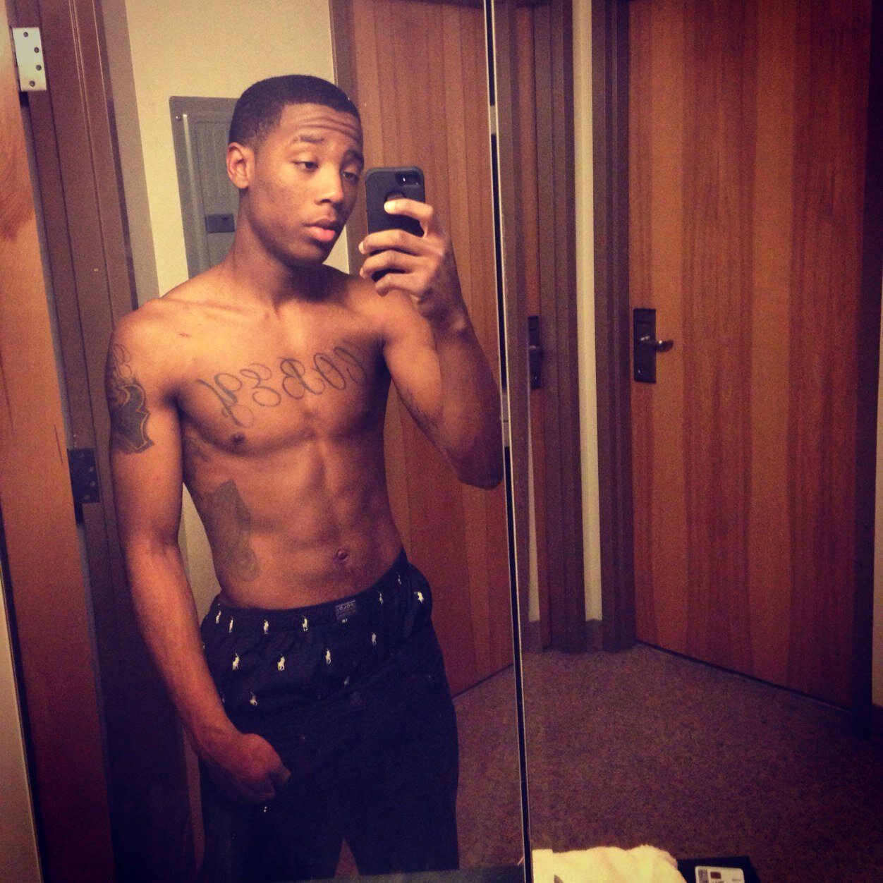 Houston Trill , ☔️WA State Living ☔️, ⚓️US NAVY⚓️ , Im Freshh ,  Married
