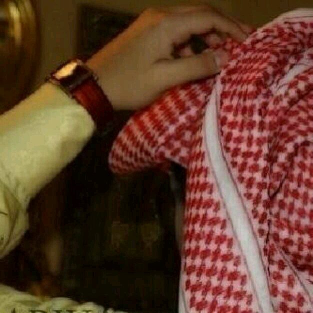 (لسان العاقل وراء قلبه - وقلب الاحمق وراء لسانه).