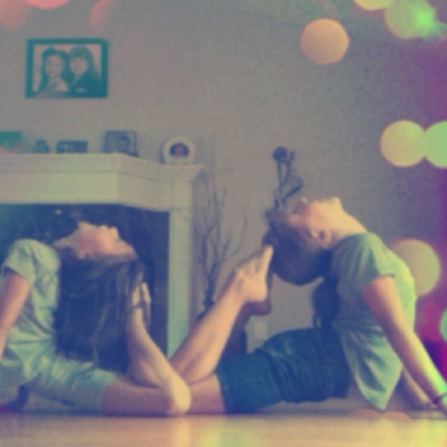 ʜı!!! вɛтʜ ɢıʀʟ!!! вғғs :) օƞɛ Ɗıʀɛcтıօƞ!! вʏɛ ƞօω