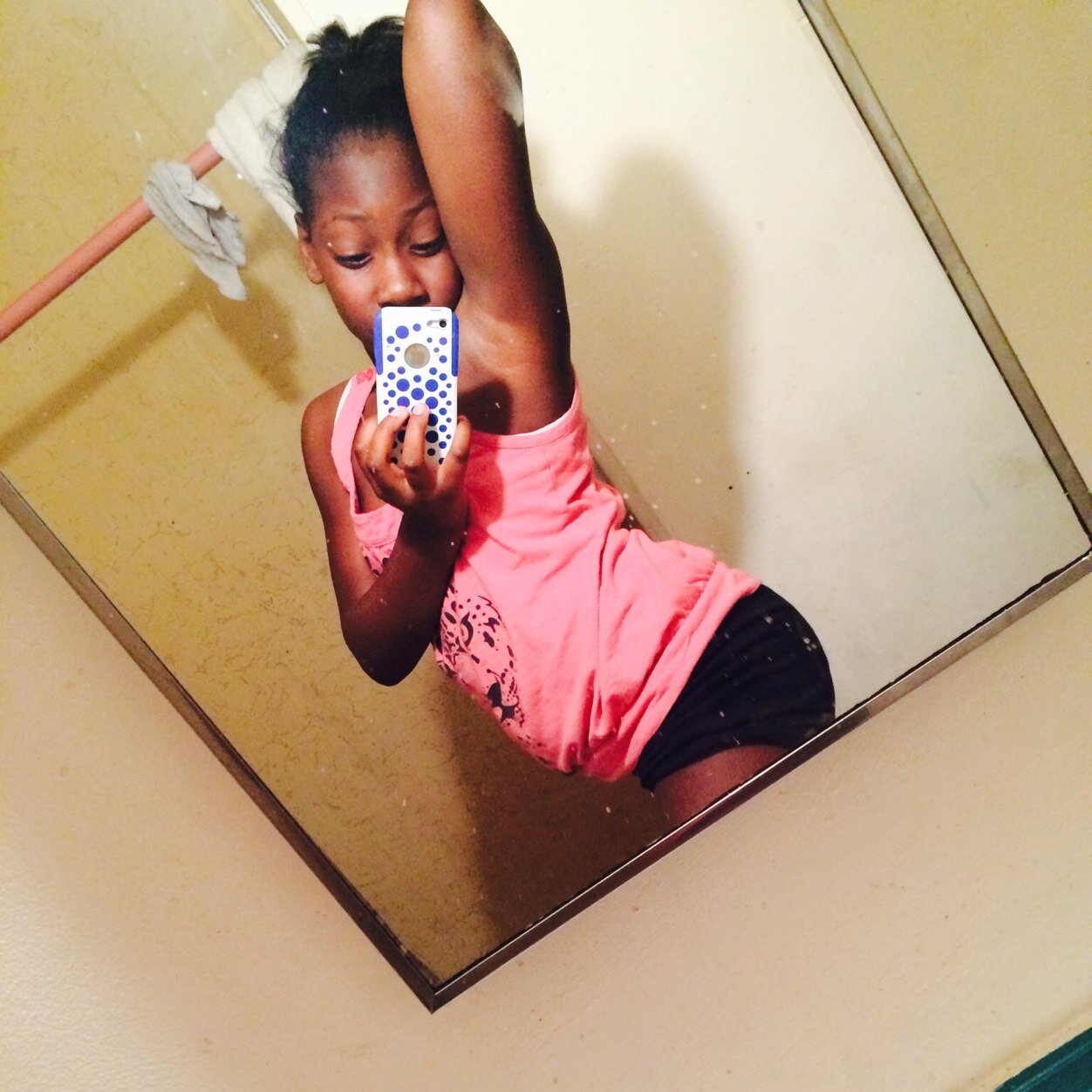 Get at me all daye...do it how it suppose to be done..... .......nahh..i aint da baddest.....but i can promise u ☺️im not the weakest ..... Goal:500