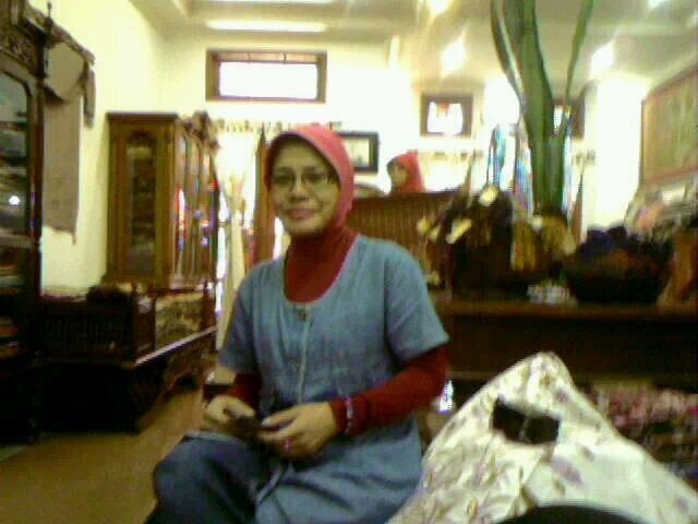 Mom of 2 sons. Muslimah. Love music-poem n peace.#PuisiAsahHati~elsh. #Deeply inspired by Glorious Q.