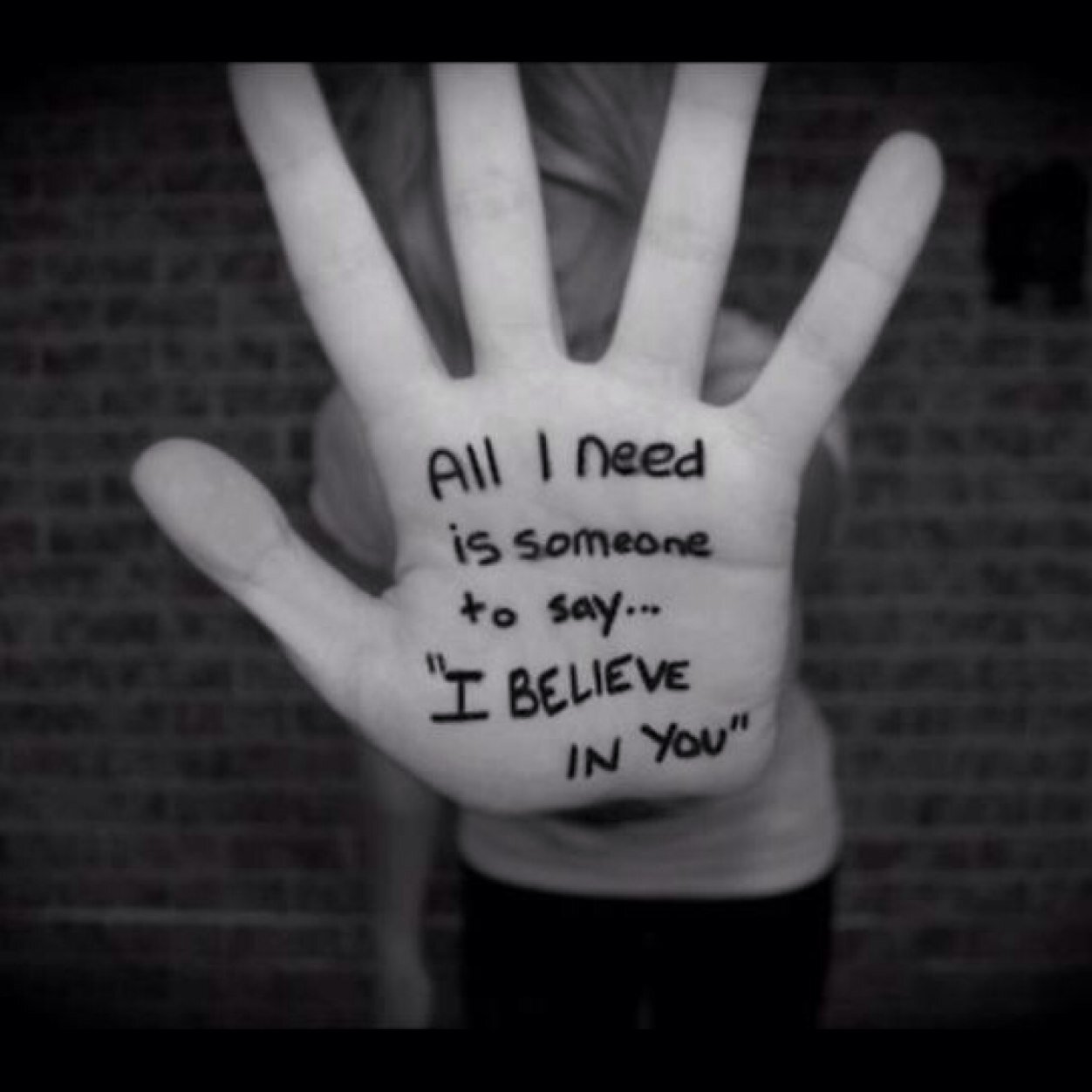 escapedfrompain's profile picture. Please kik me if you need help, i am always here for you no matter what-stay strong lovies 
Kik-paige0728