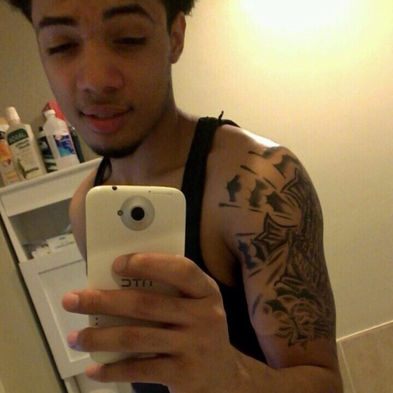 PrettyBoyxMateo's profile picture. Hi Im armon, but i could also be your armor ! (; SEE WHAT I DID THERE ARMOn & ARMOr ? .. Or am i just too corny ? I understand completely .