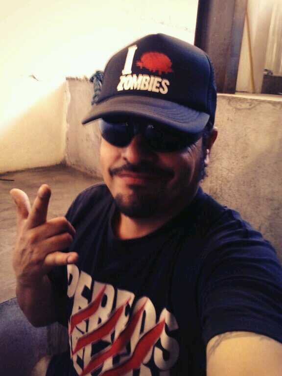 SALUDOS TERRICOLAS SIMPLEMENTE LAS COSAS COMO SON POR LA BUENA SOY MUY BUENO Y POR LA MALA...TAMBIEN ORAALEEEEEEEE