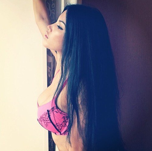 JeniGuerinon's profile picture. Relationships ruin the best friendships.