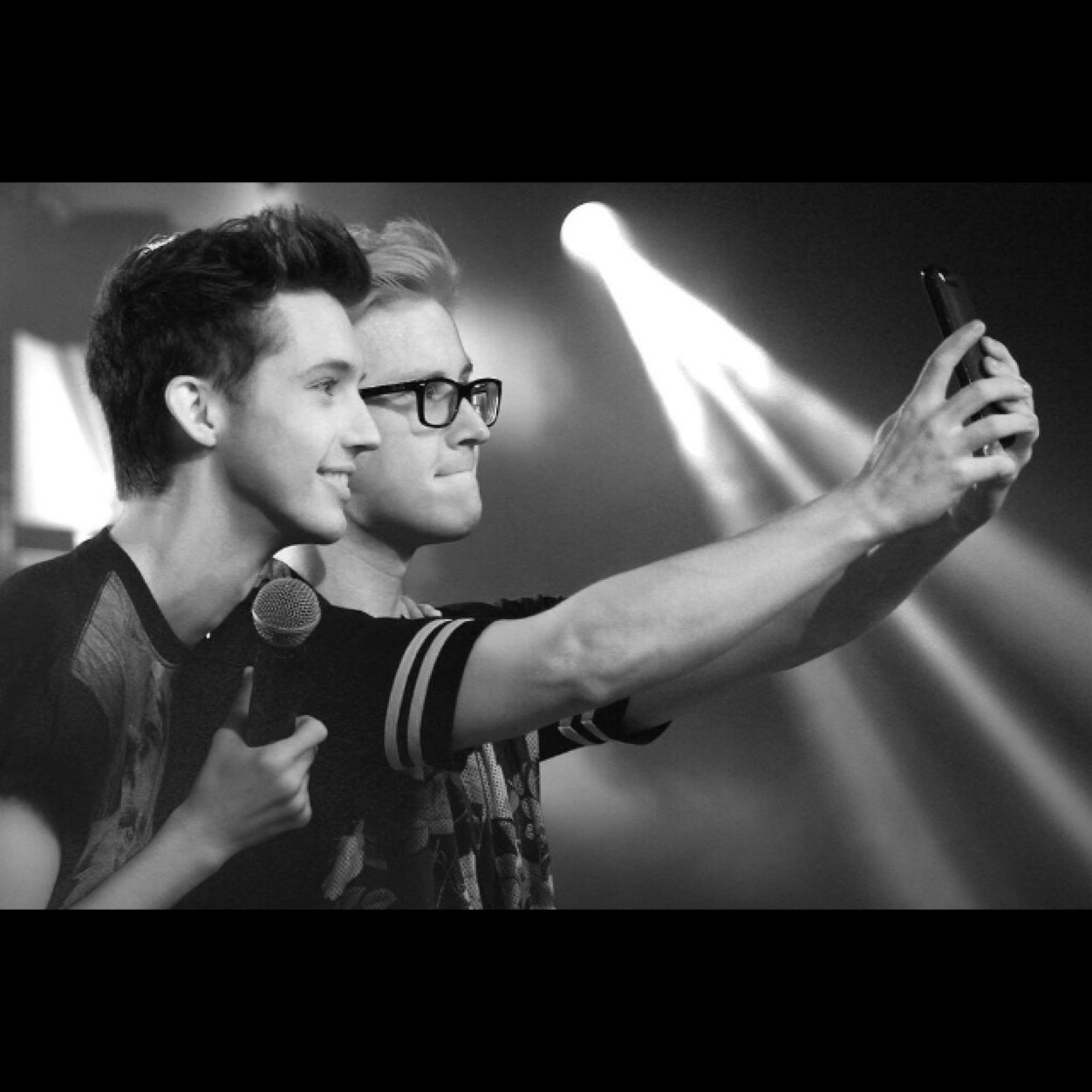 fabulushgaybies's profile picture. I call it admiring from afar. Some people call it stalking. || Ignore my profile im to lazy to change it. || If you read this tweet me the word butt