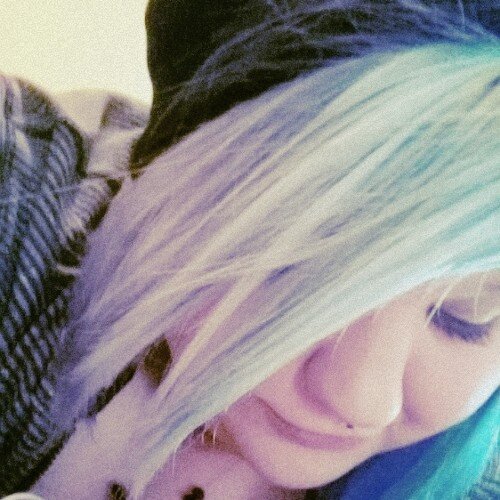 18 || caffeine || good vibes || stretched lobes 
TALK DIRTY TO ME - #ofmiceandmen @austincarlile