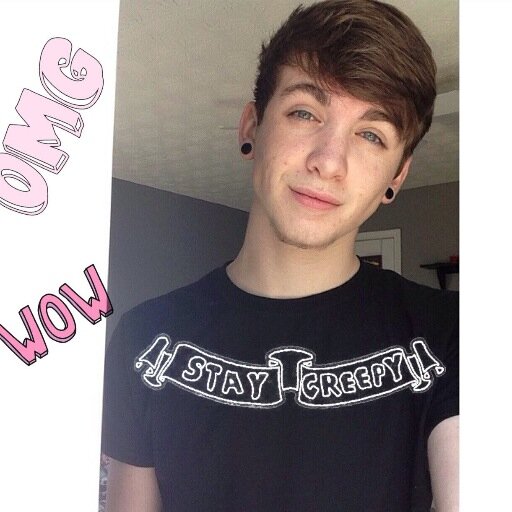 hey cutie you got a free follow can you please go follow @disrespectfan love you boo