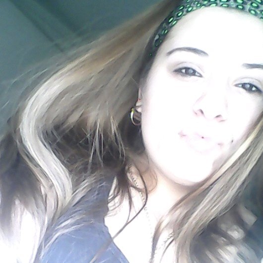 I'm Selena. Follow me & I'll follow back. Follow me on instagram @_xo_dimples_